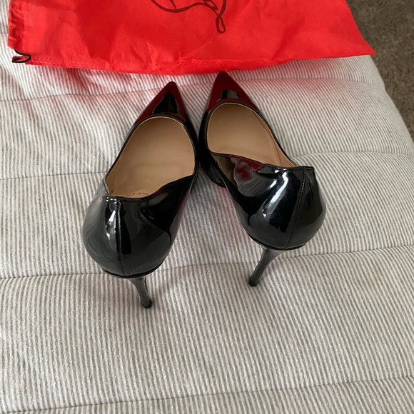 Louis Vuitton, black heels, red bottom - Picture 7 of 7